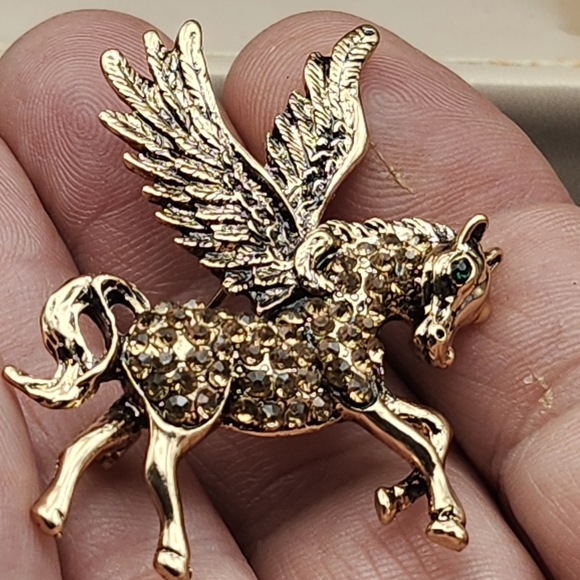 Betsey Johnson Pegasus Flying Stallion Rhinestones Pin Brooch - Picture 4 of 5
